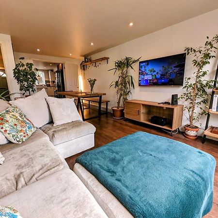 Modern Well Presented Apartment With Garden London Eksteriør bilde