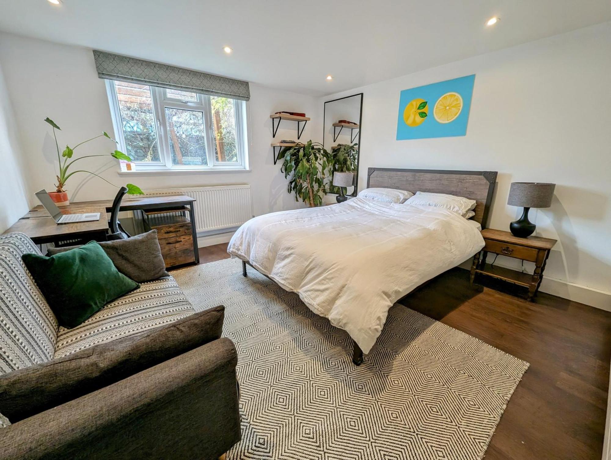 Modern Well Presented Apartment With Garden London Eksteriør bilde